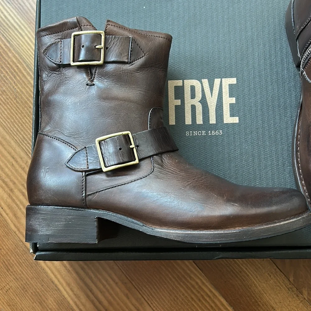 FRYE chocolate Vicky Engineer Women's size 8.5 - Picture 2 of 5